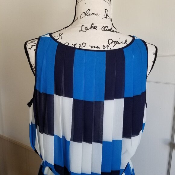 Banana Republic Pleated, Striped Dress - Picture 6 of 11